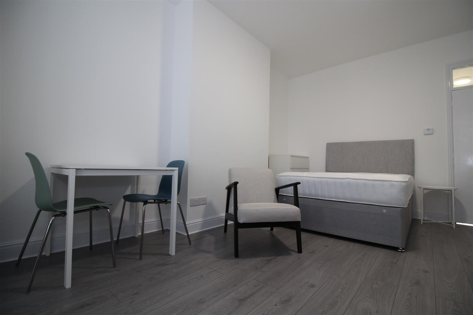 Evington Road, Near Victoria Park, Leicester Set to Let